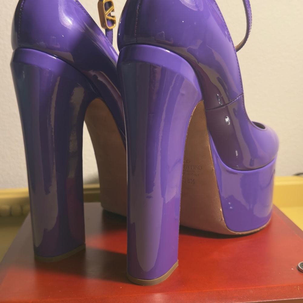 Valentino Garavani Go-155 Violet Pump - Picture 9 of 14